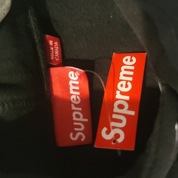 Supreme hoodie - Picture 3 of 4